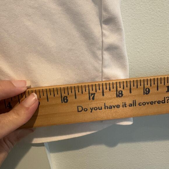 J.McLaughlin Shorts Womens 6 White Bermuda Pull On Stretch Back Pockets Comfort - Picture 6 of 11